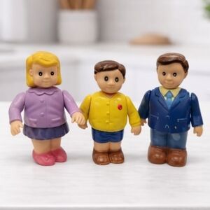 Redbox Dollhouse Mom, Dad, Son Family Plastic Toys. 3" Vintage